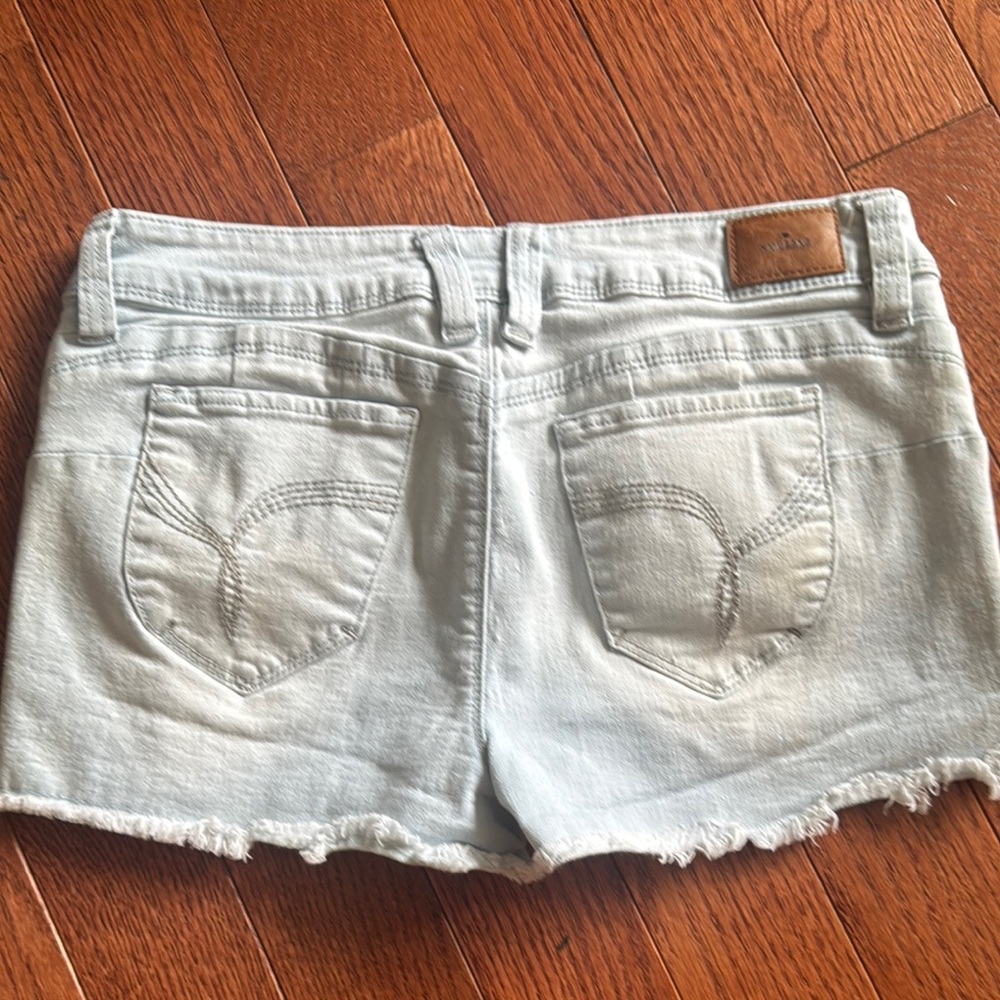 Wanna betta butt Light Blue Denim Shorts - Picture 5 of 8